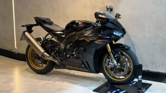 HONDA CBR 1000RR-R FIREBLADE SP HONDA CBR 1000RR-R FIREBLADE SP